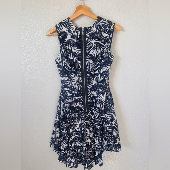 💚5/$25 H&M Black and White Sleeveless Halter Fit and Flare Mini Dress - Picture 3 of 6